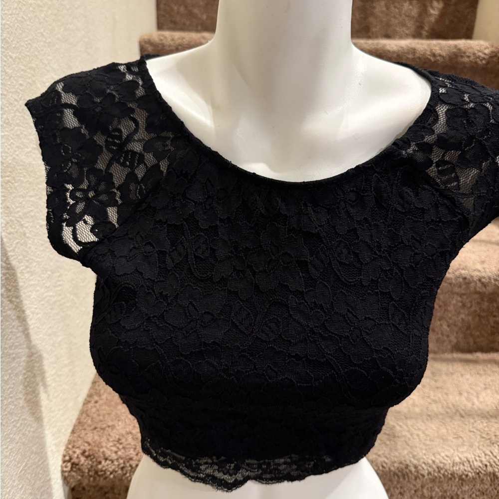 Express Black Cap Sleeve Cropped Fitted Blouse